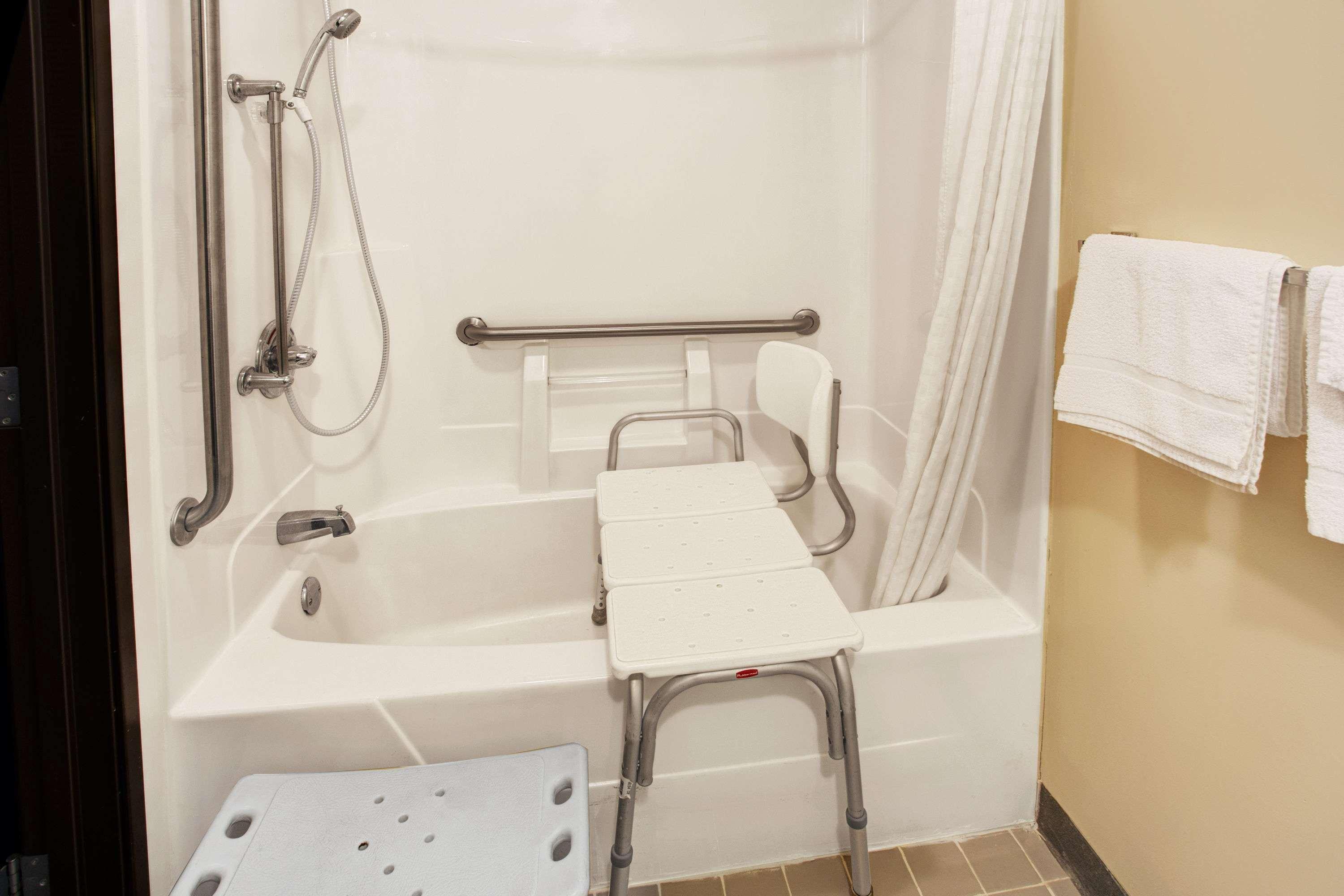 Super 8 By Wyndham Heath/Newark Hotel Ngoại thất bức ảnh
