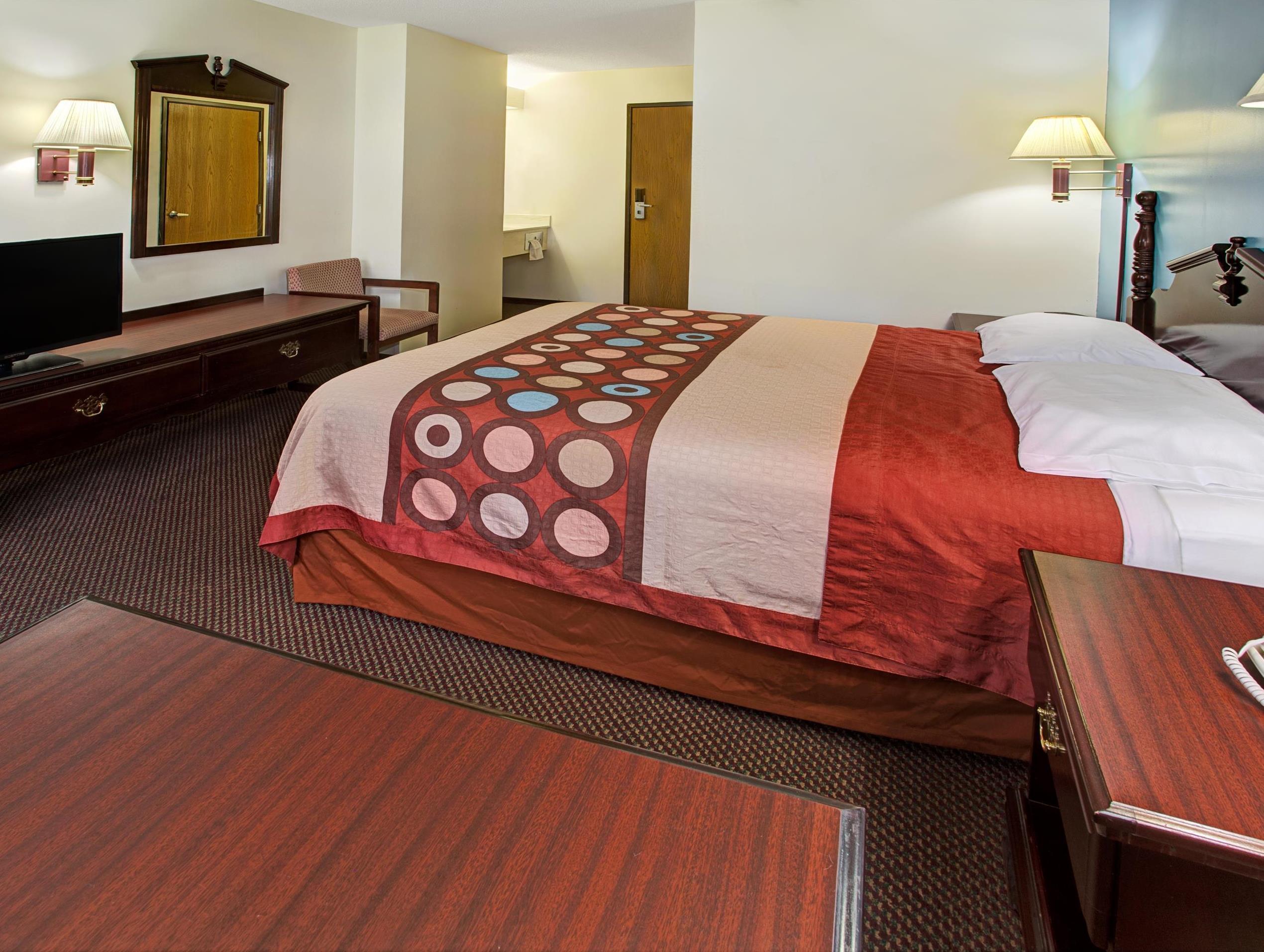 Super 8 By Wyndham Heath/Newark Hotel Ngoại thất bức ảnh