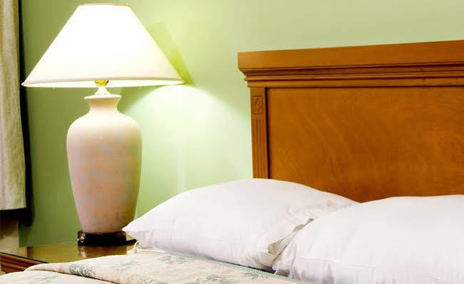 Super 8 By Wyndham Heath/Newark Hotel Ngoại thất bức ảnh